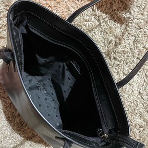 Black shoulder zip tote handbag